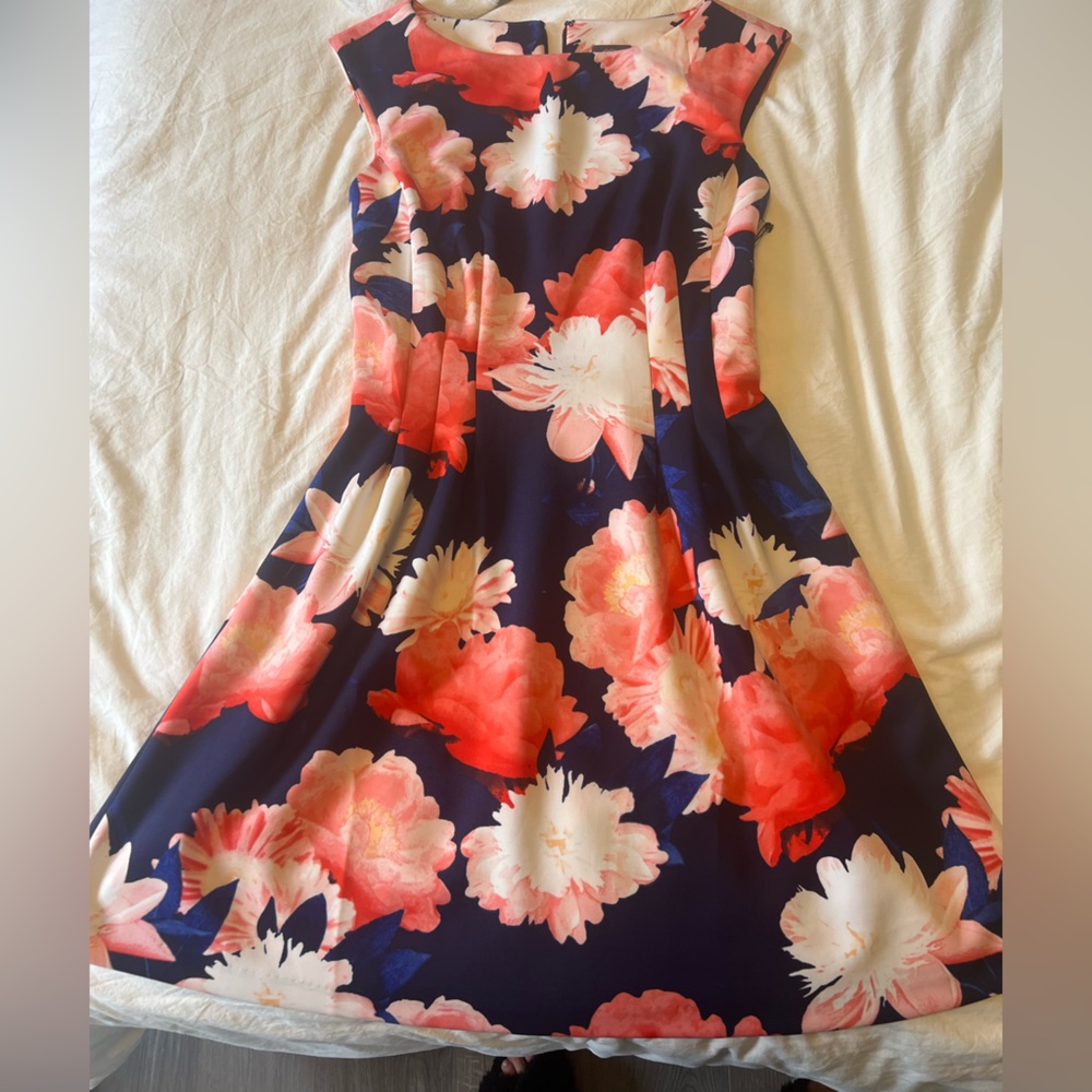 Vince Camuto dress *NWT*